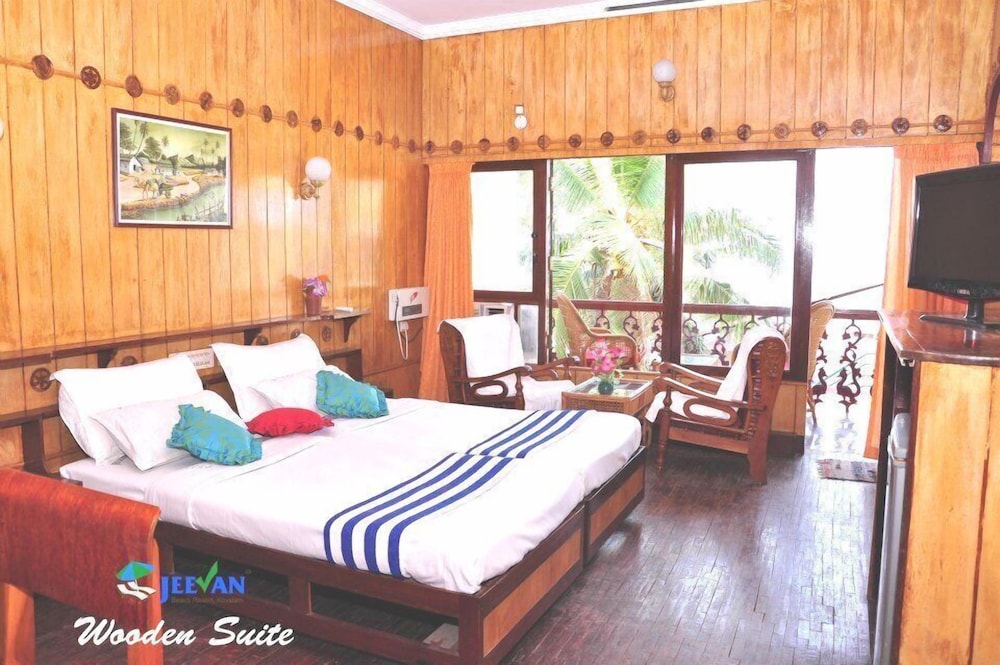 WOODEN, SUITE
