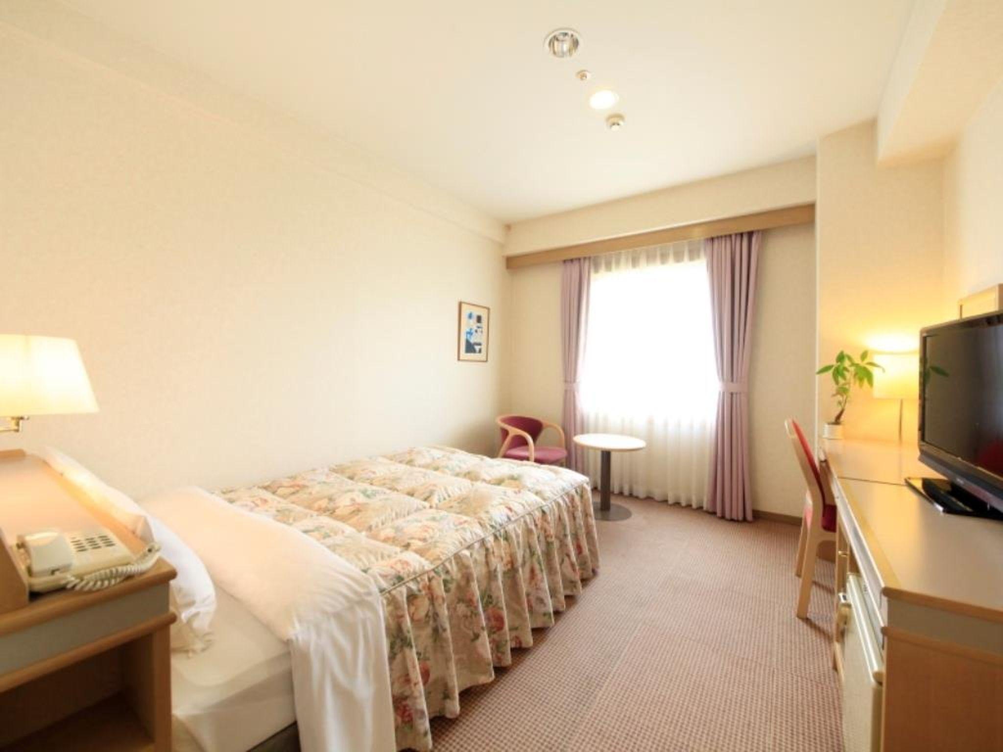 ROOM, DOUBLE BED