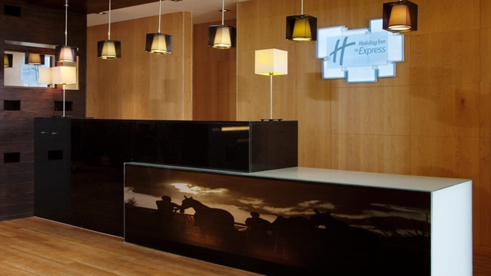 Holiday Inn Express London Epsom Downs 9/69