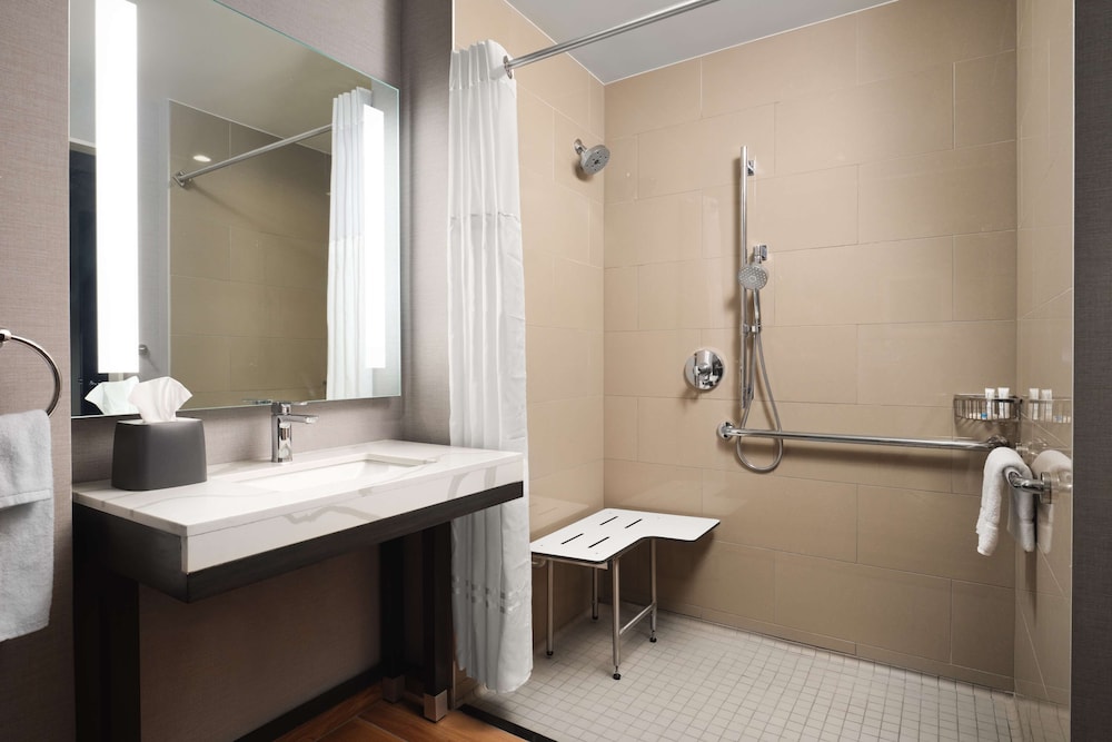 Hyatt Place LAX Century Blvd 39/43