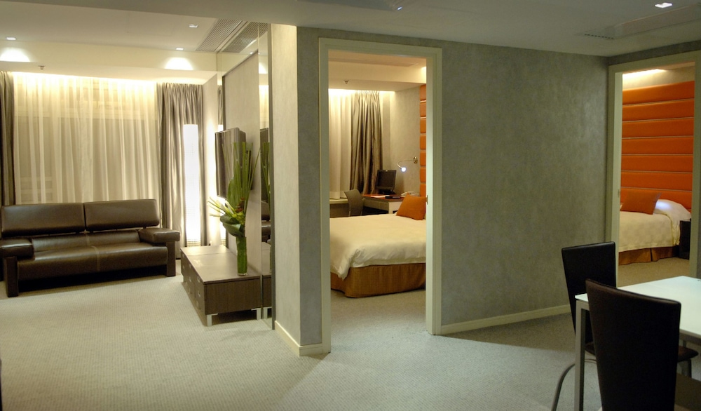 Cosmo Hotel Hong Kong by Dorsett 14/47