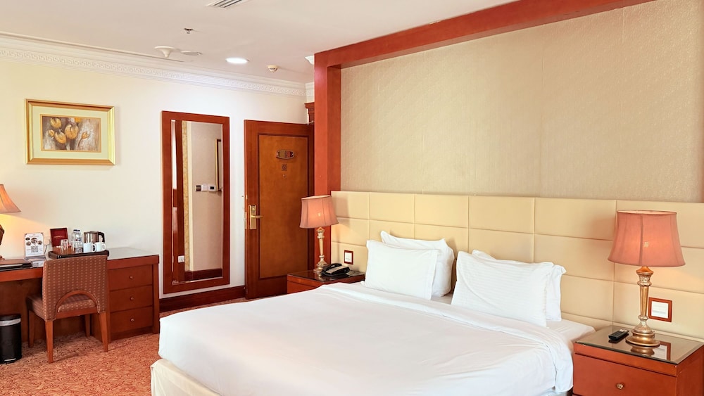 EXECUTIVE, KING BED