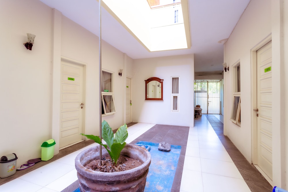 Ardhya Guest House 35/46