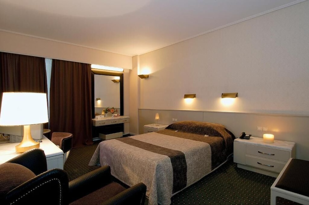 Mercure Patras Astir 13/69