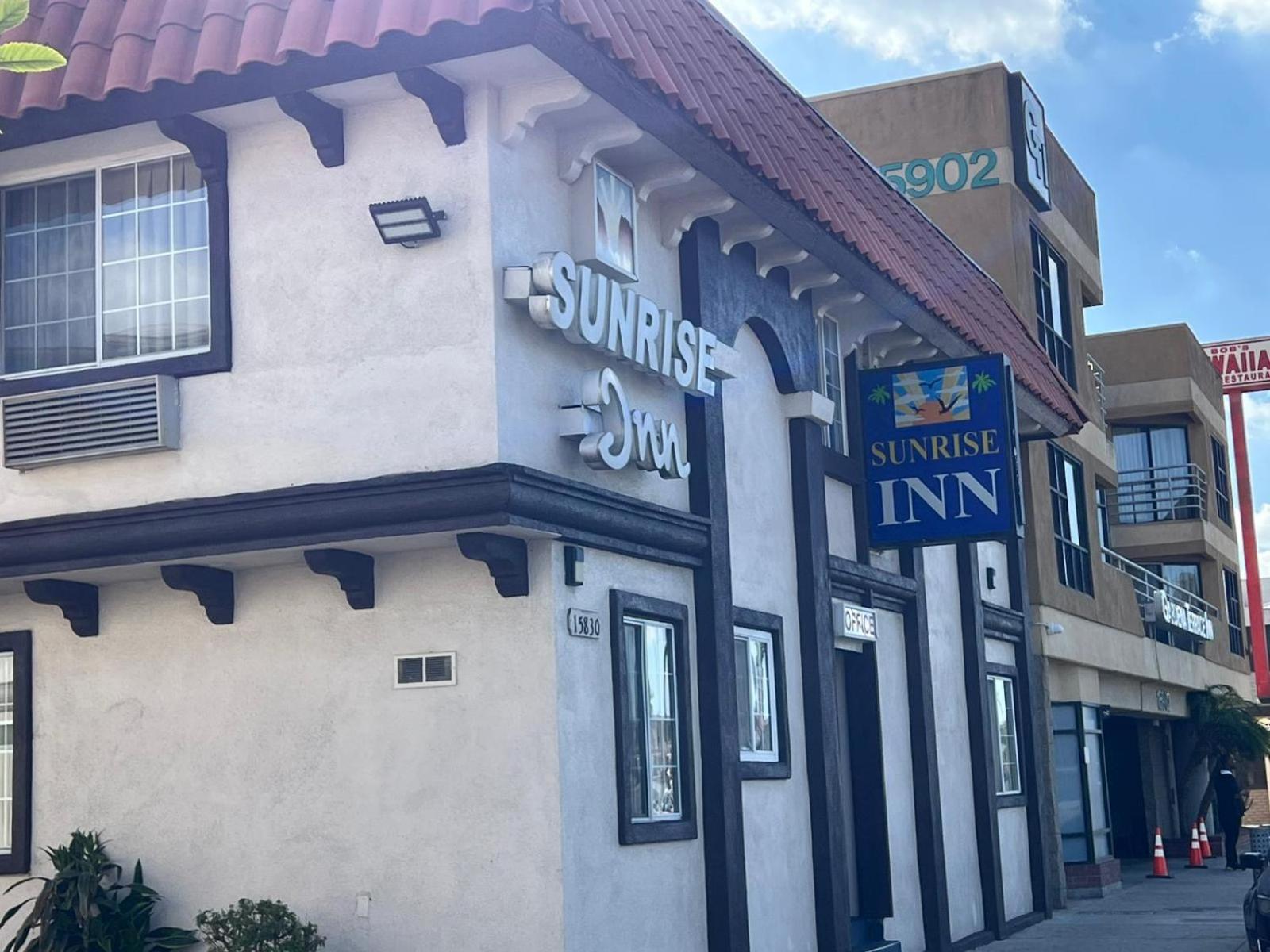 Sunrise Inn Gardena 3/27