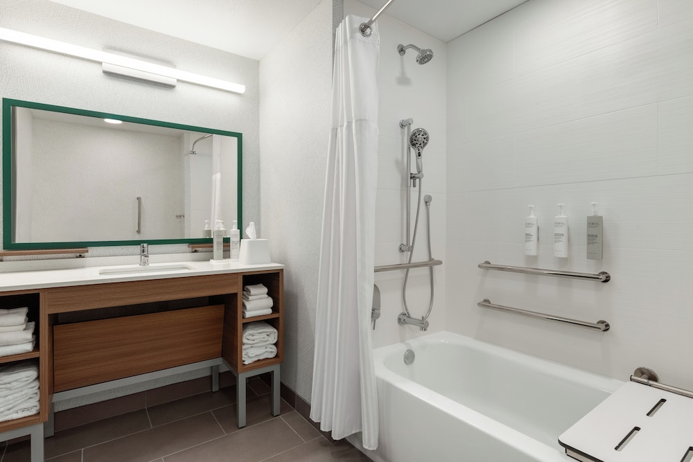 Home2 Suites by Hilton Denton 41/44