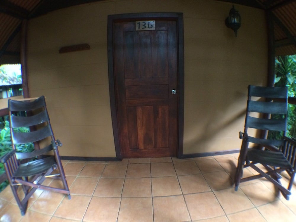 Hotel Rana Roja Lodge 30/50