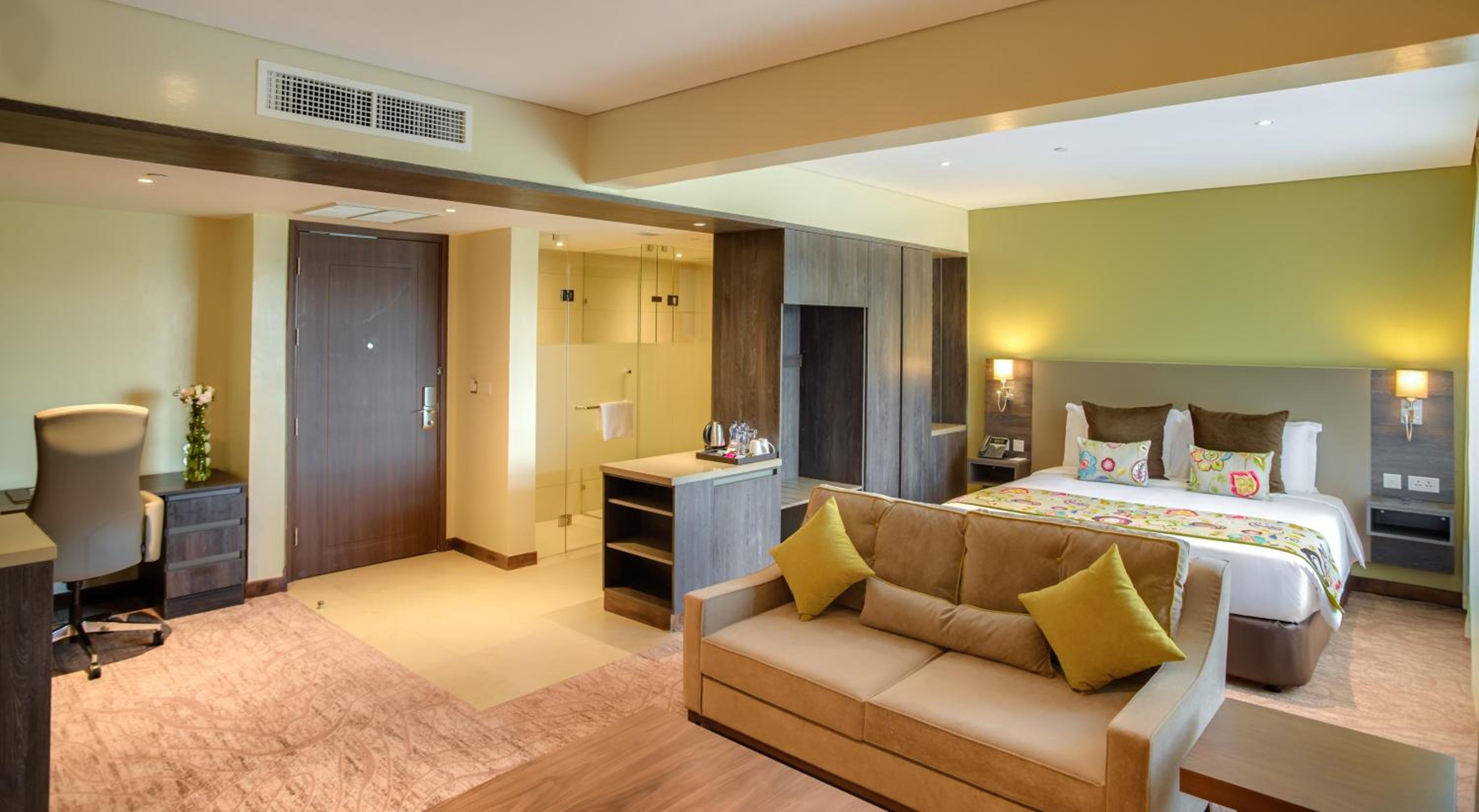 EXECUTIVE SUITE