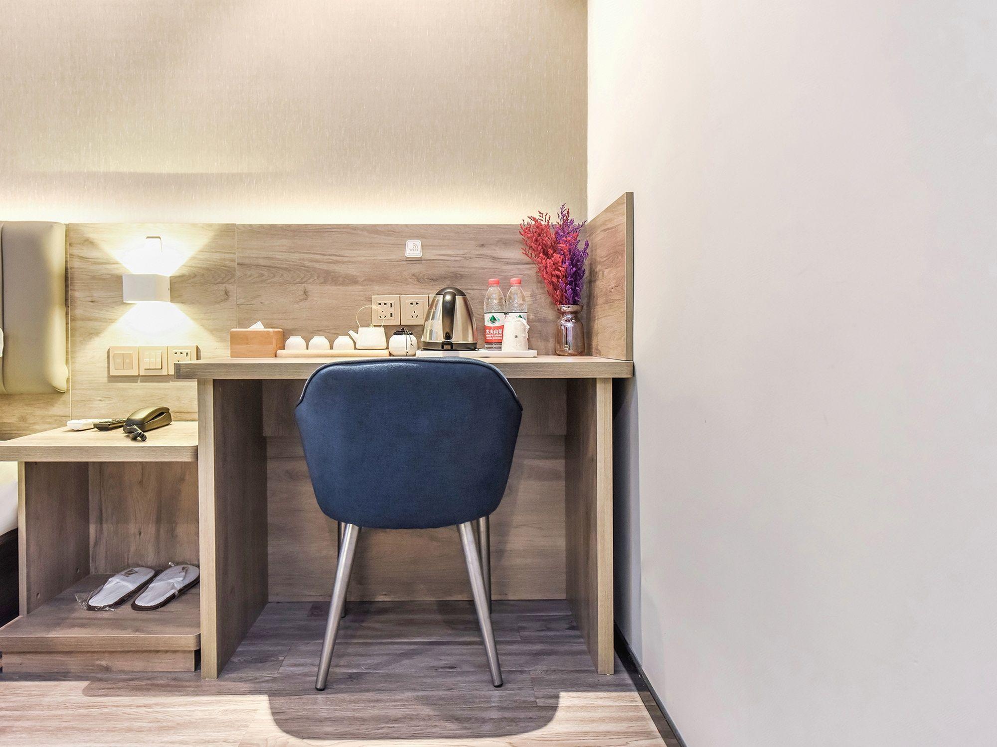 7 Days Inn (Rongchang Commercial Pedestrian Street) 14/28
