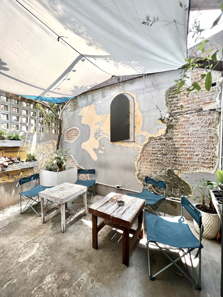 Hobnob Hostel - Adults Only 27/40