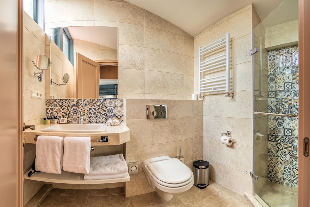 Golden Tulip Borjomi 26/73