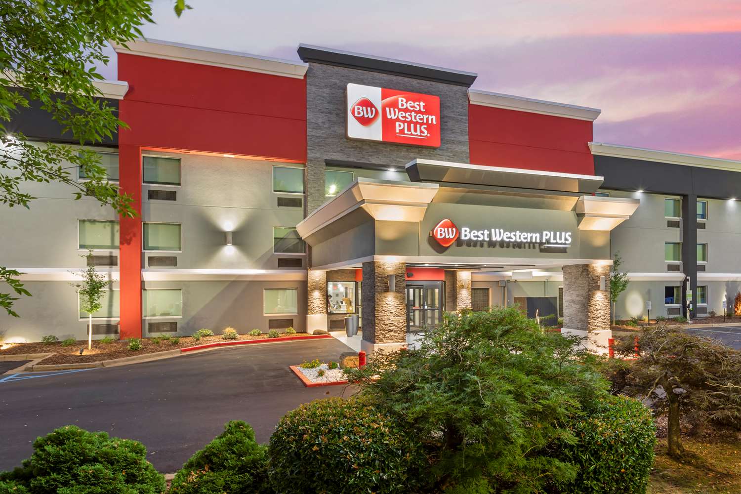 Best Western Plus Cleveland Inn & Suites 1/13