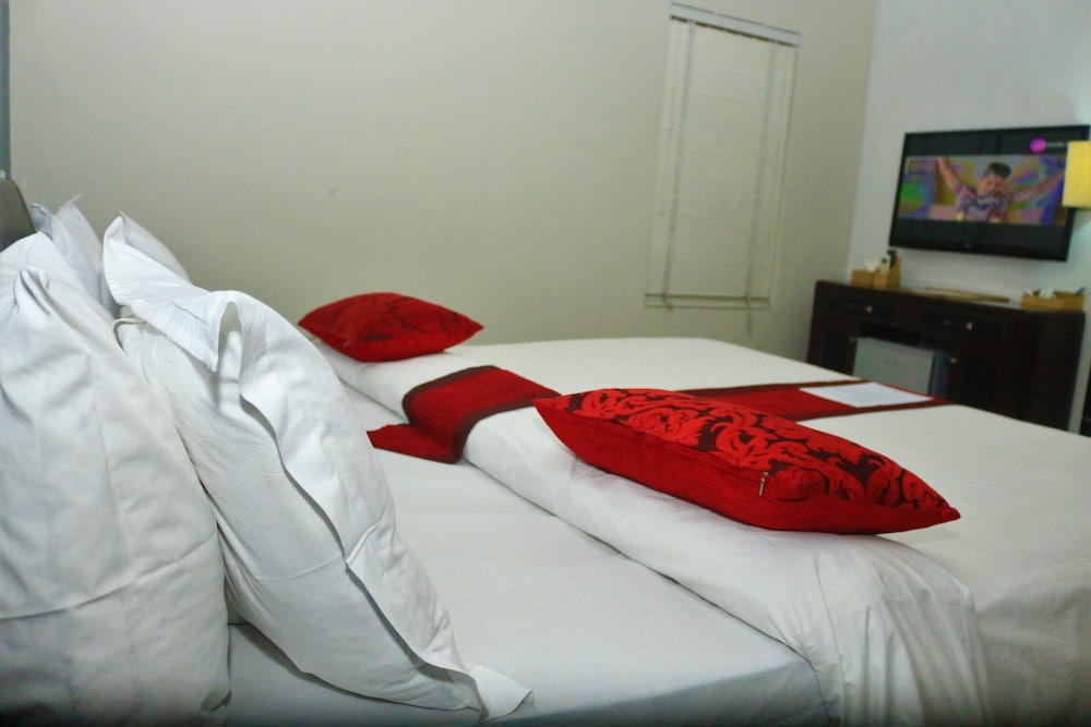 The Crib Lifestyle Hotel 11/20