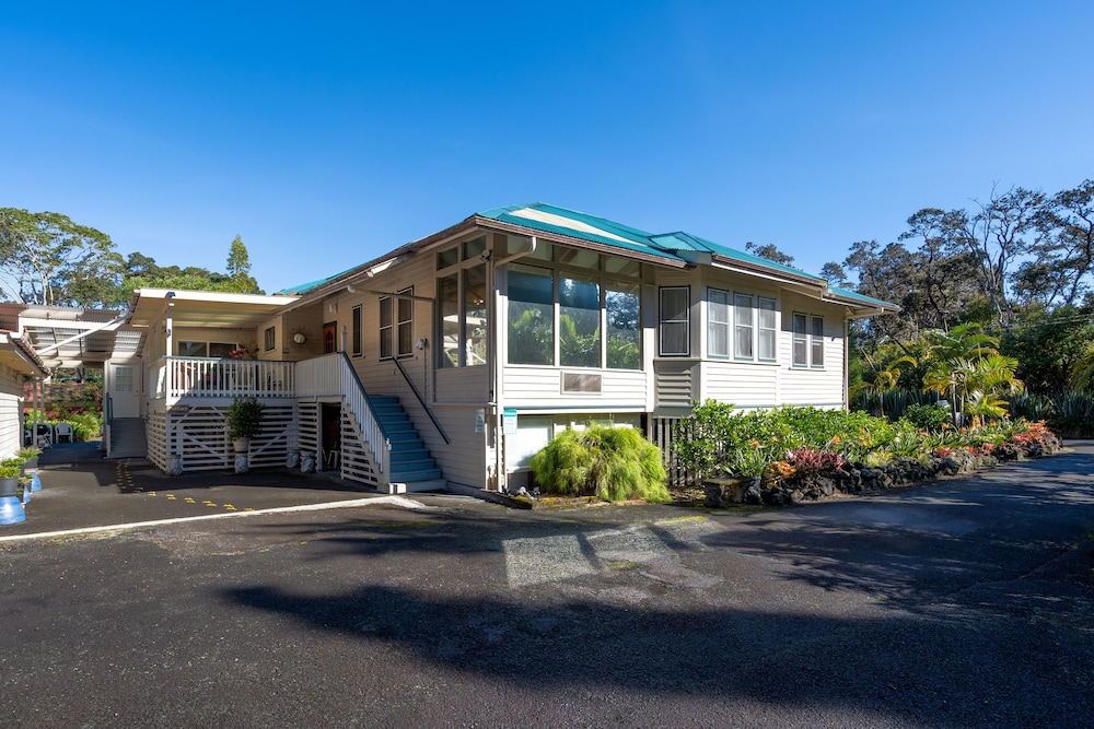 Aloha Junction Guest House 2/50