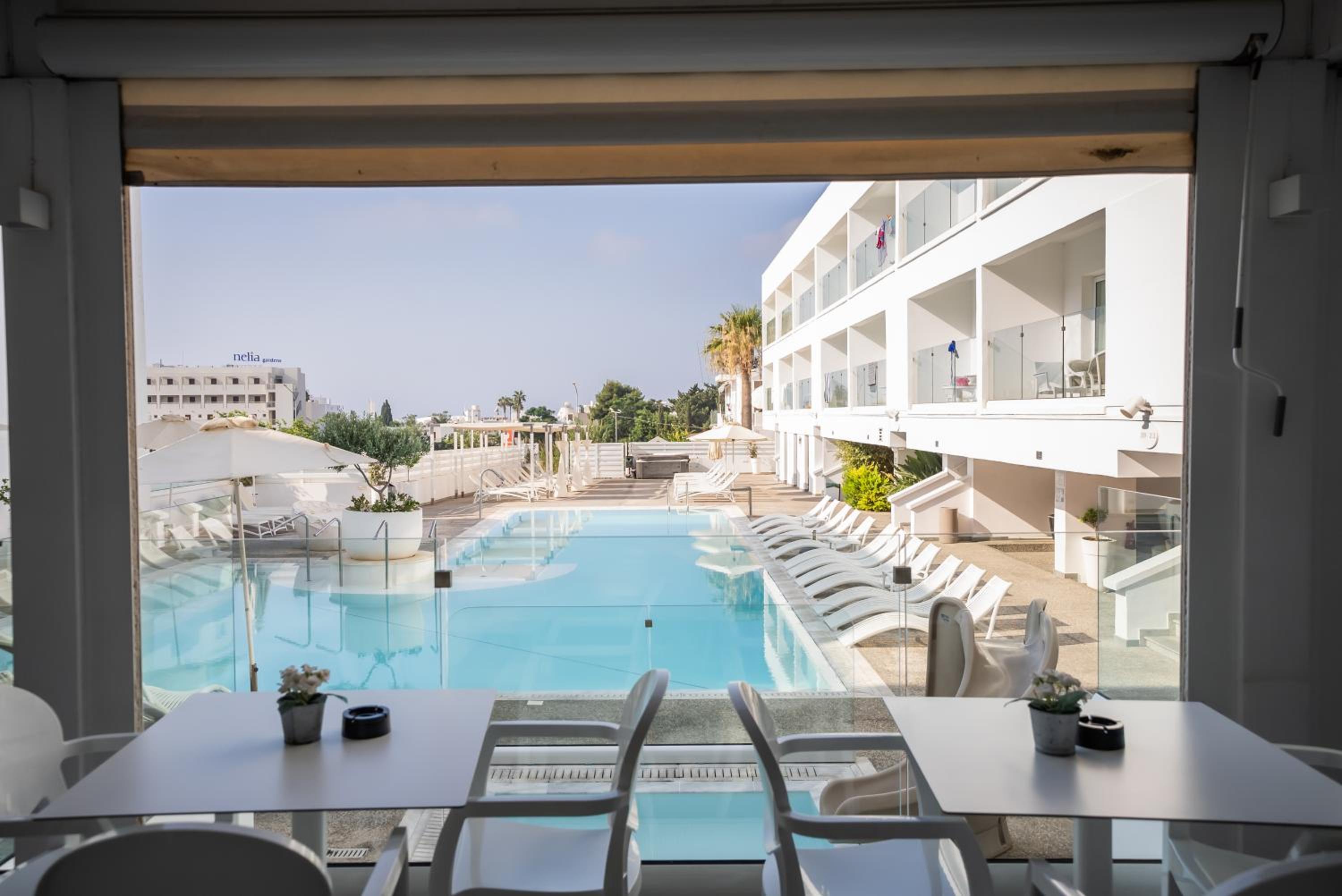 Liquid Hotel Apartments 36/62