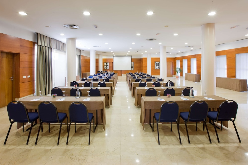 Travelodge Madrid Coslada Aeropuerto 44/60
