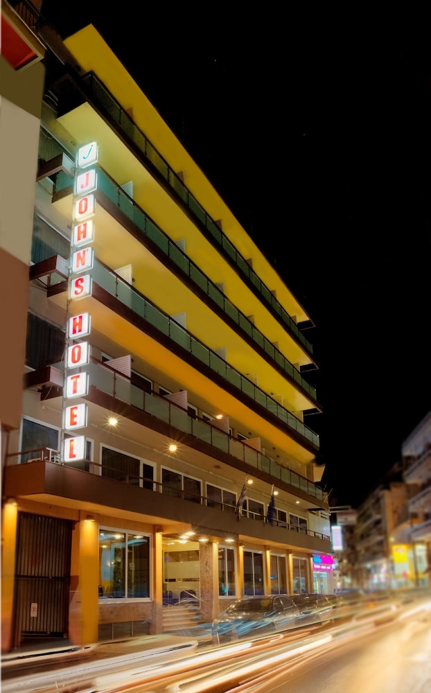 JOHN'S HOTEL 2/50