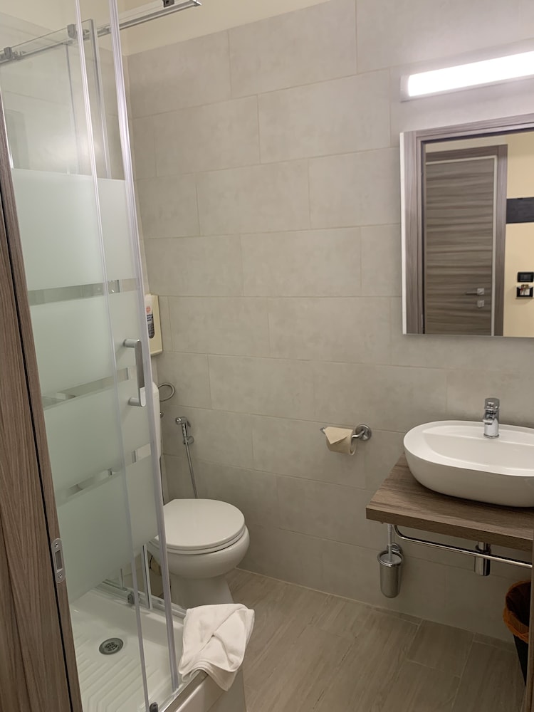 Cairoli Hotel 78/79