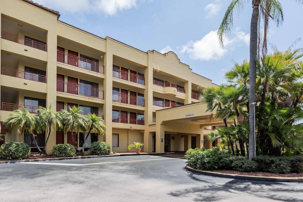 Boca Suites Deerfield Beach, SureStay Collection by Best Western FL