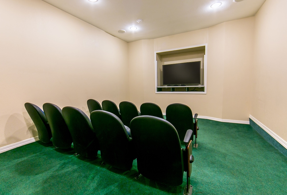 Holiday Inn Club Vacations Fox River Resort at Sheridan 36/47