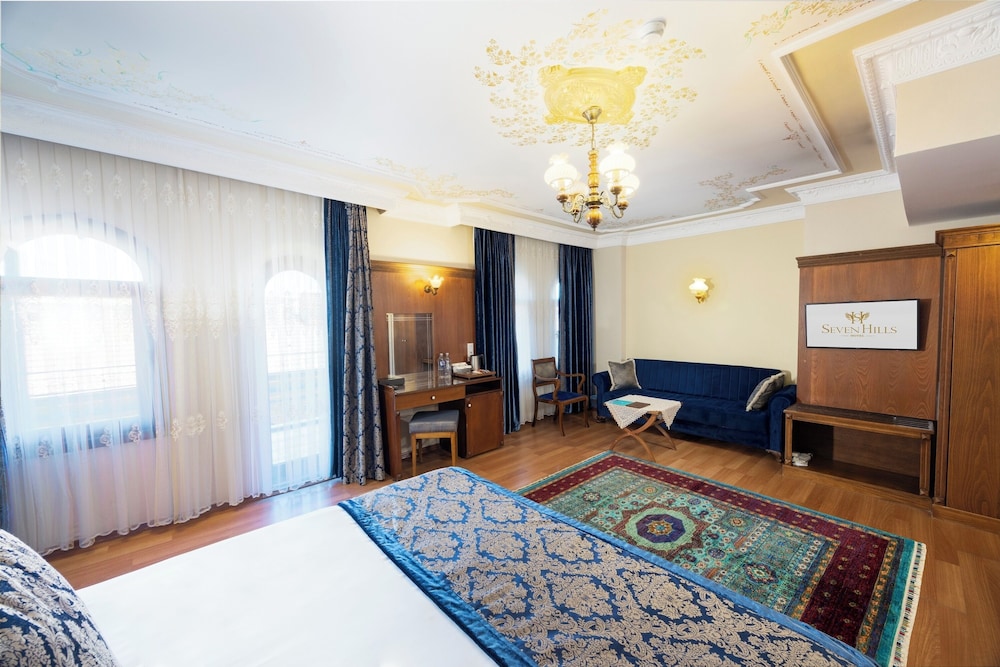 Seven Hills Hotel 44/65