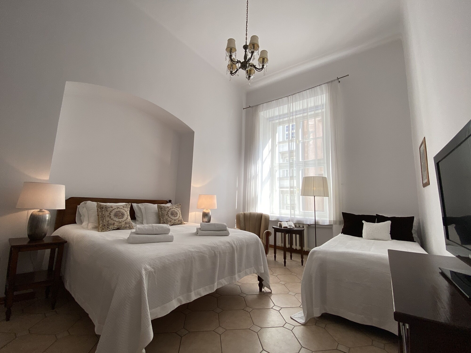 DELUXE, APARTMENT