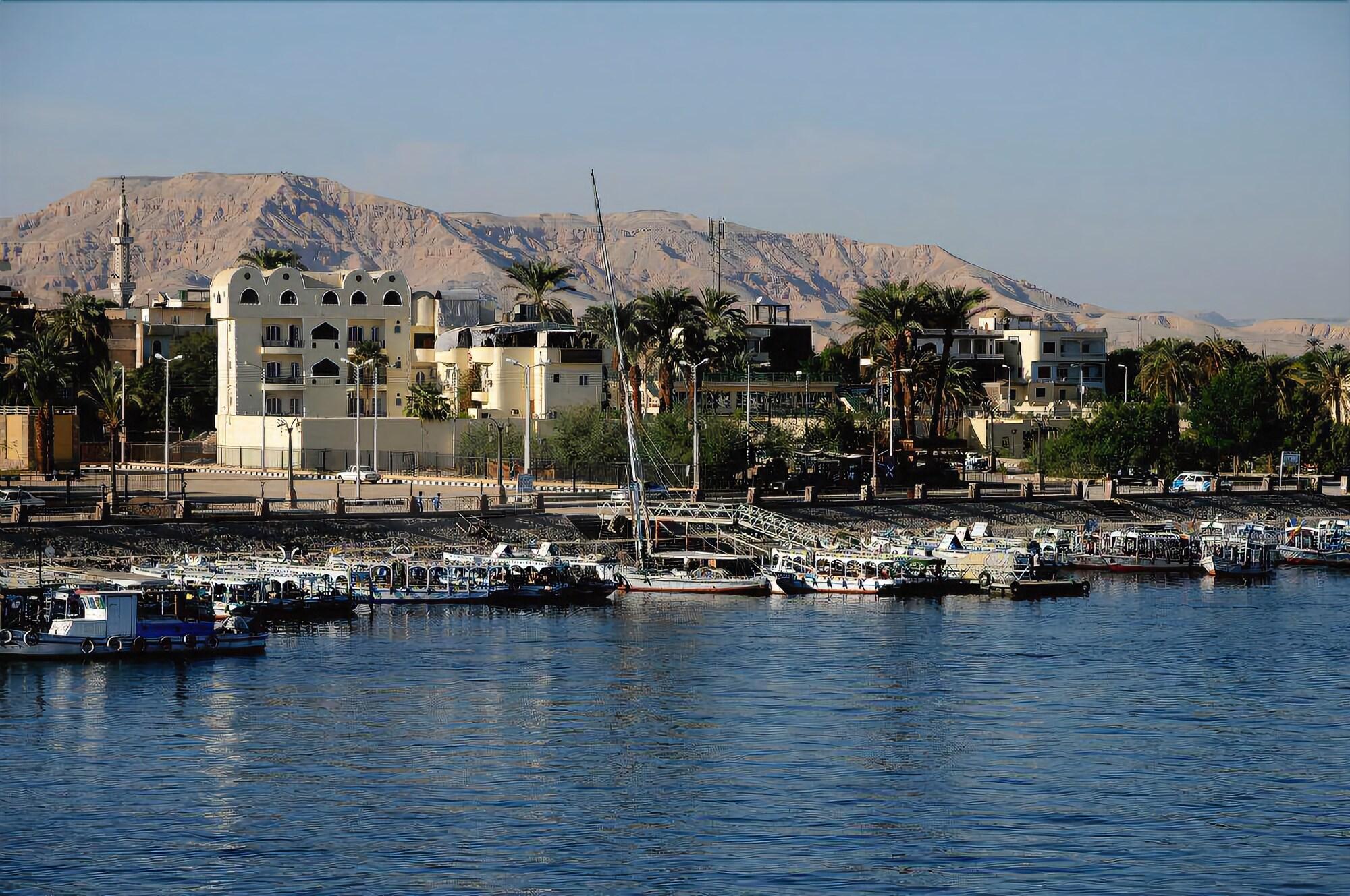 Nile Valley Hotel & Restaurant 12/15
