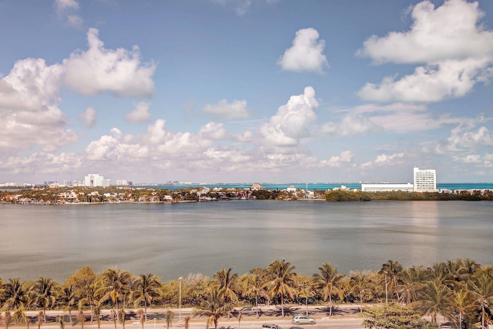 Royalton CHIC Cancun, An Autograph Collection (ex Royalton Cancun) 25/71