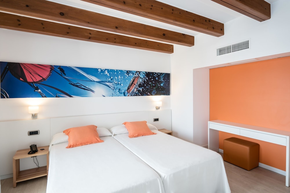 THB Ocean Beach - Adults Only 13/50