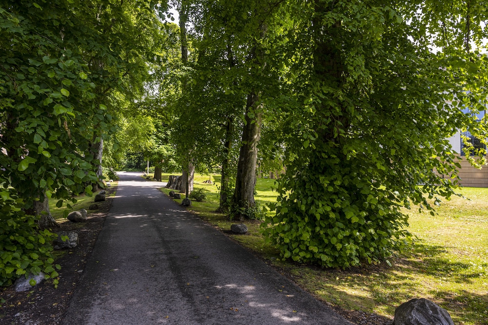 Inverness City Suites 41/50