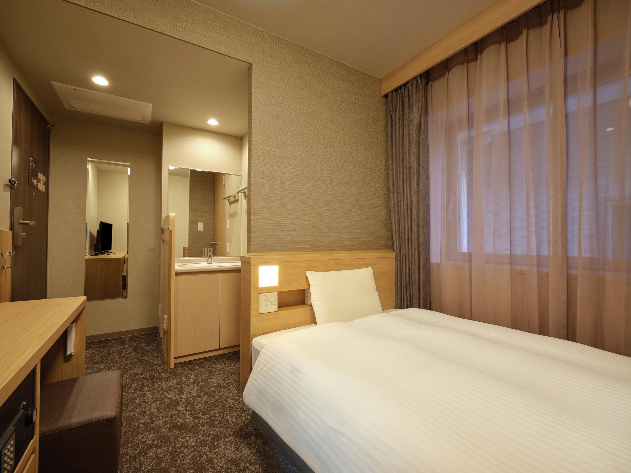 Semi Room, Economy, Single, Semi Double Bed