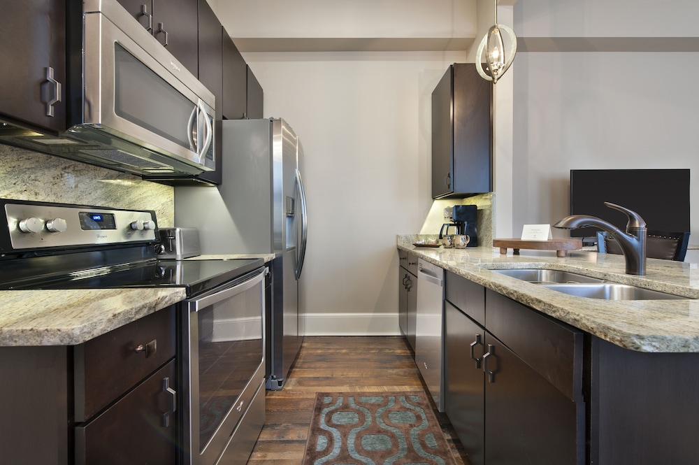 The Windsor Boutique Hotel 44/49