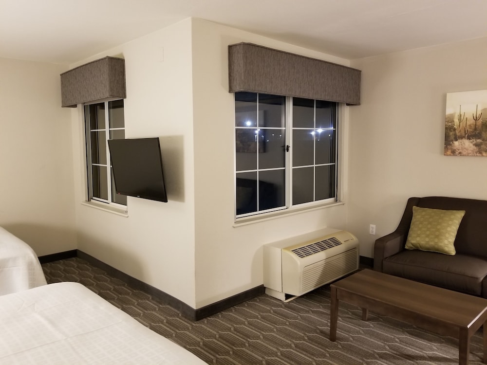 Best Western North Phoenix Hotel 56/76