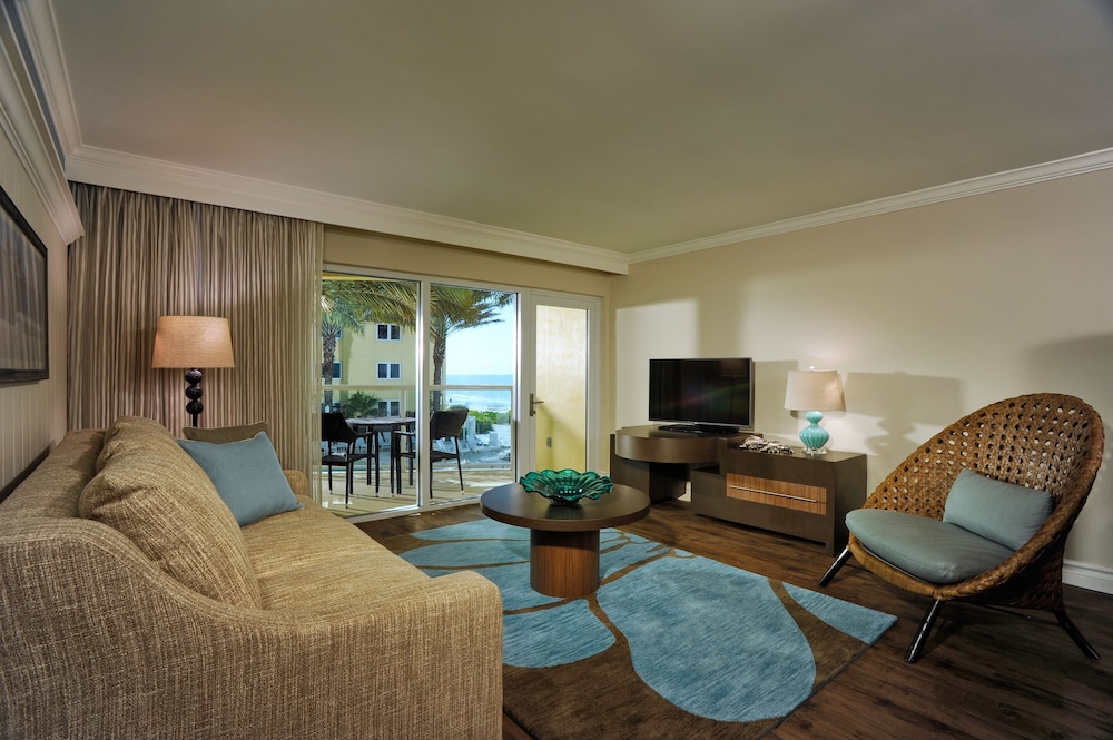 Edgewater Beach Hotel 36/64