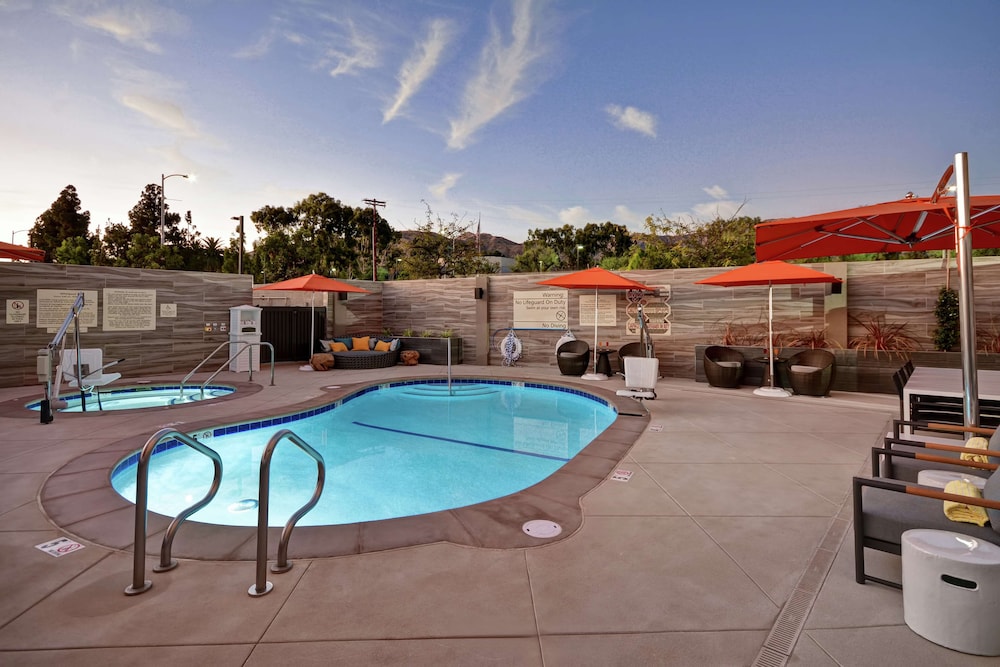 HAMPTON INN AND SUITES LOS ANGELES BURBANK AIRPORT