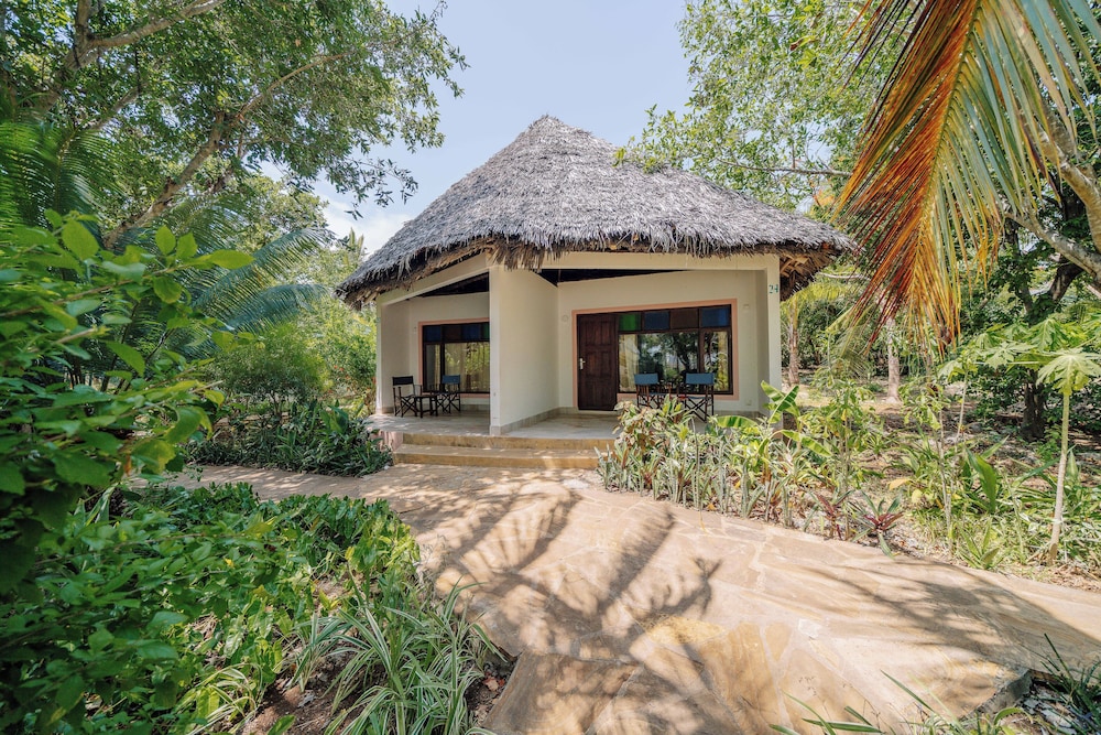 Spice Island Hotel and Resort 58/64