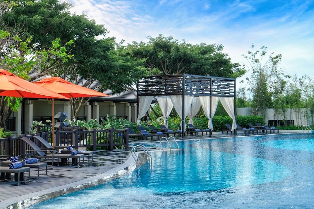 Crimson Resort and Spa Mactan 41/50