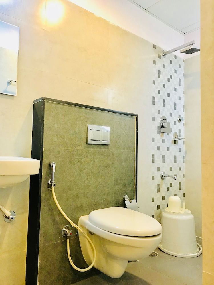 Regalia Inn & Suites 37/37