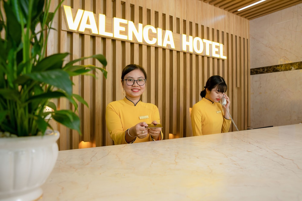 VALENCIA HOTEL 6/70