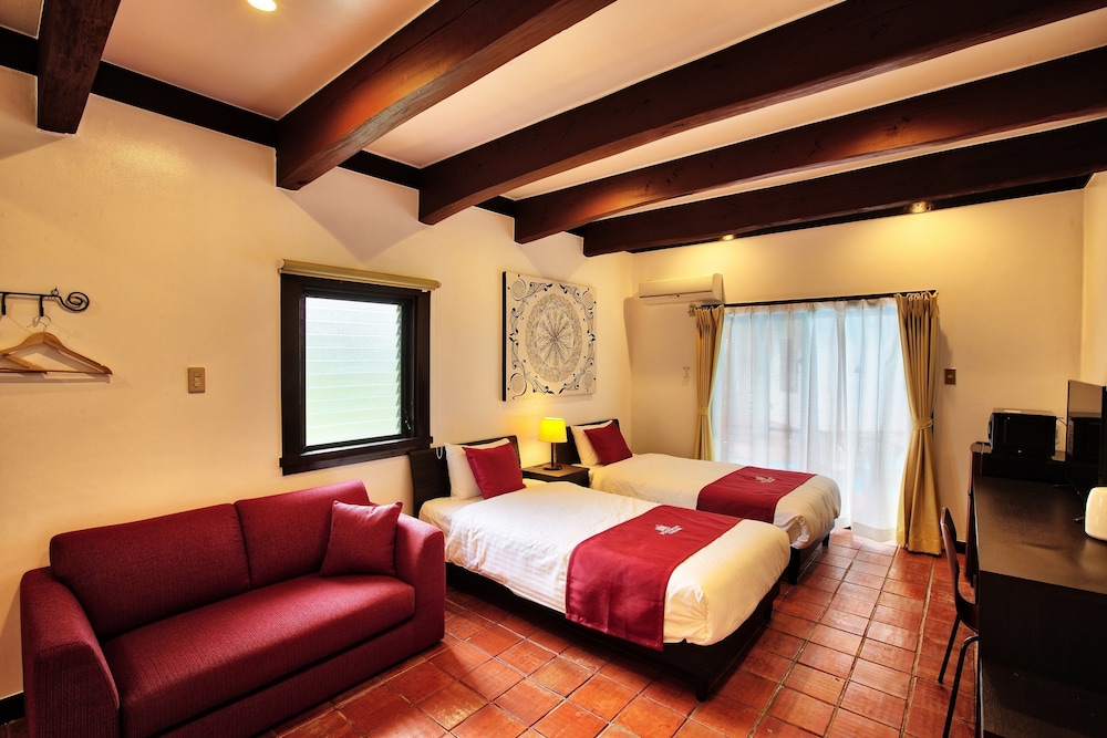 ROOM, QUADRUPLE, POOL SIDE