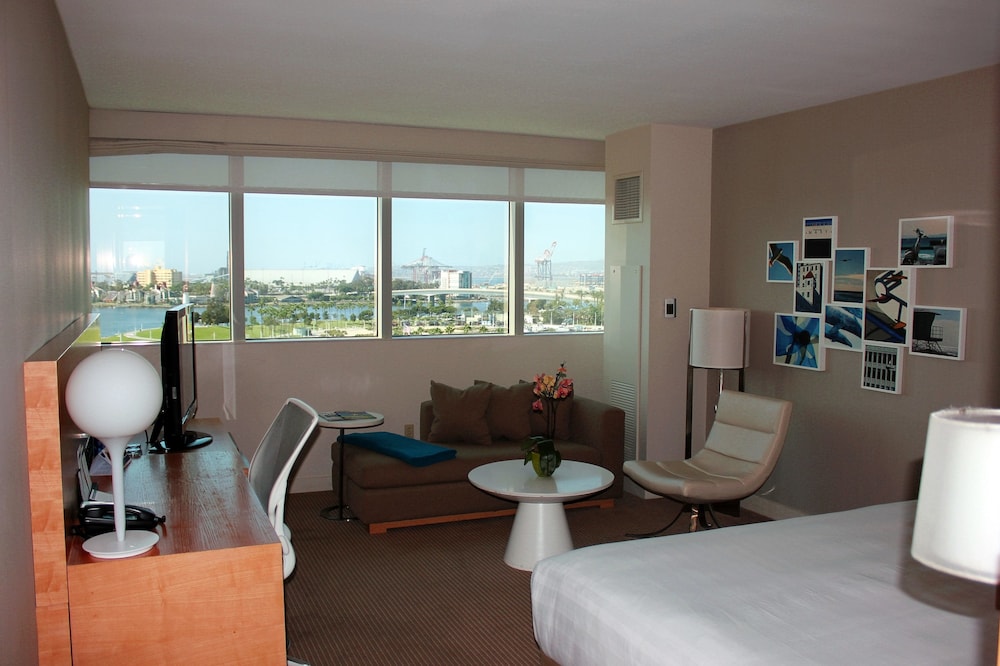 Hyatt Regency Long Beach 40/75