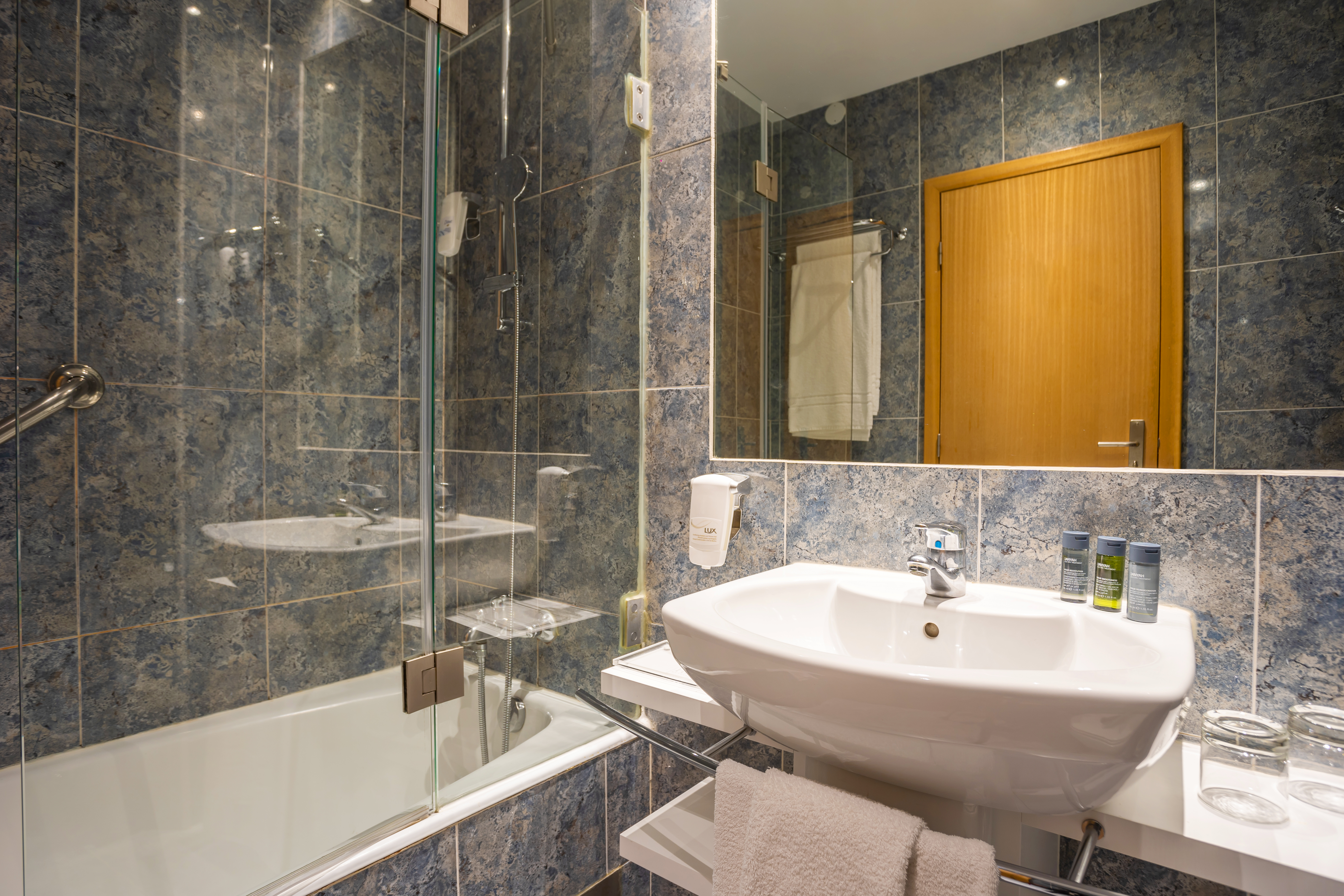 Hf Tuela Porto Hotel