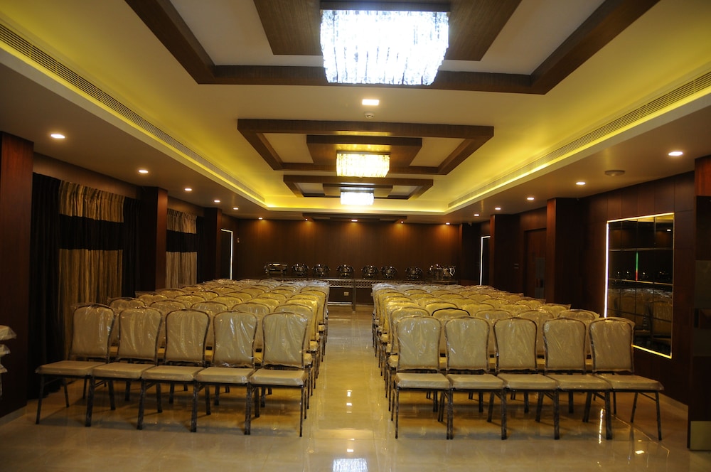 Nk Grand Park Hotel 44/60