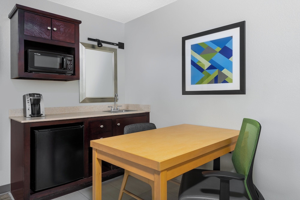 Holiday Inn Express Hotel And Suites Wheat Ridge Denver West 55/68
