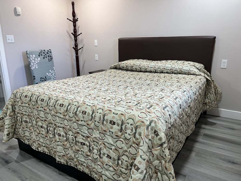 Kluane Park Inn 9/28