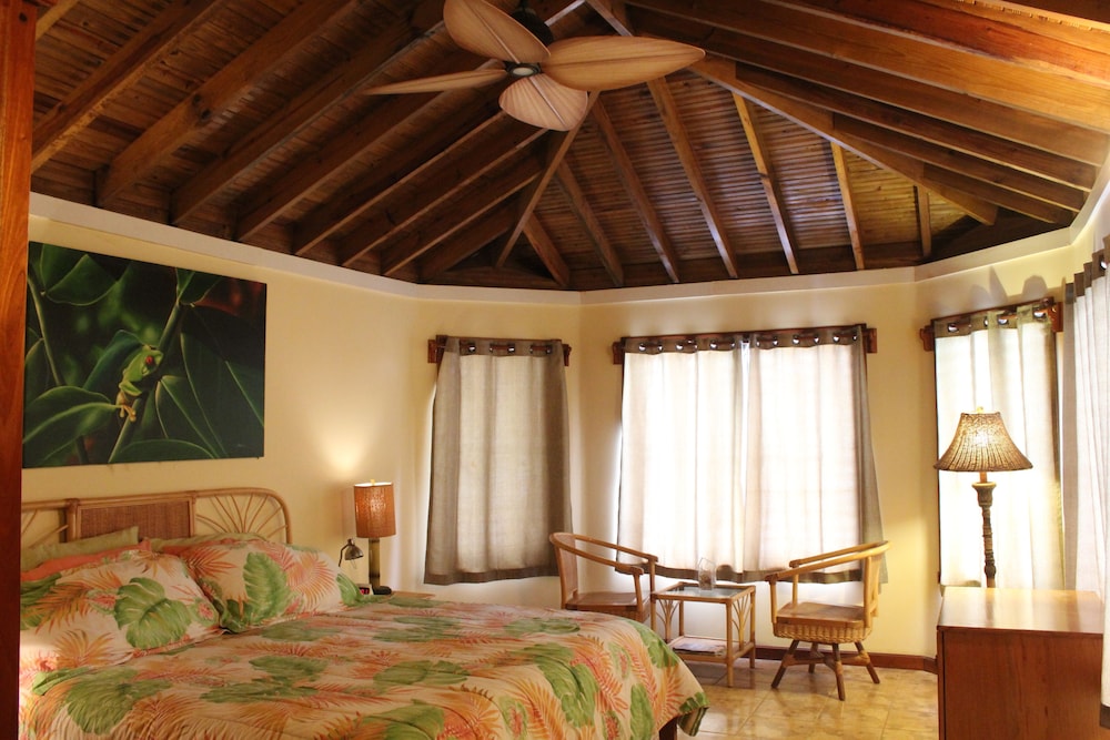 Maya Beach Hotel 65/82