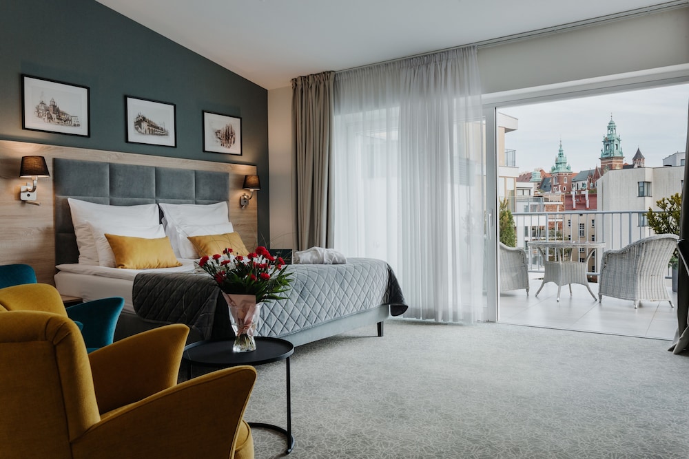 Hotel 32 Krakow Old Town 24/48
