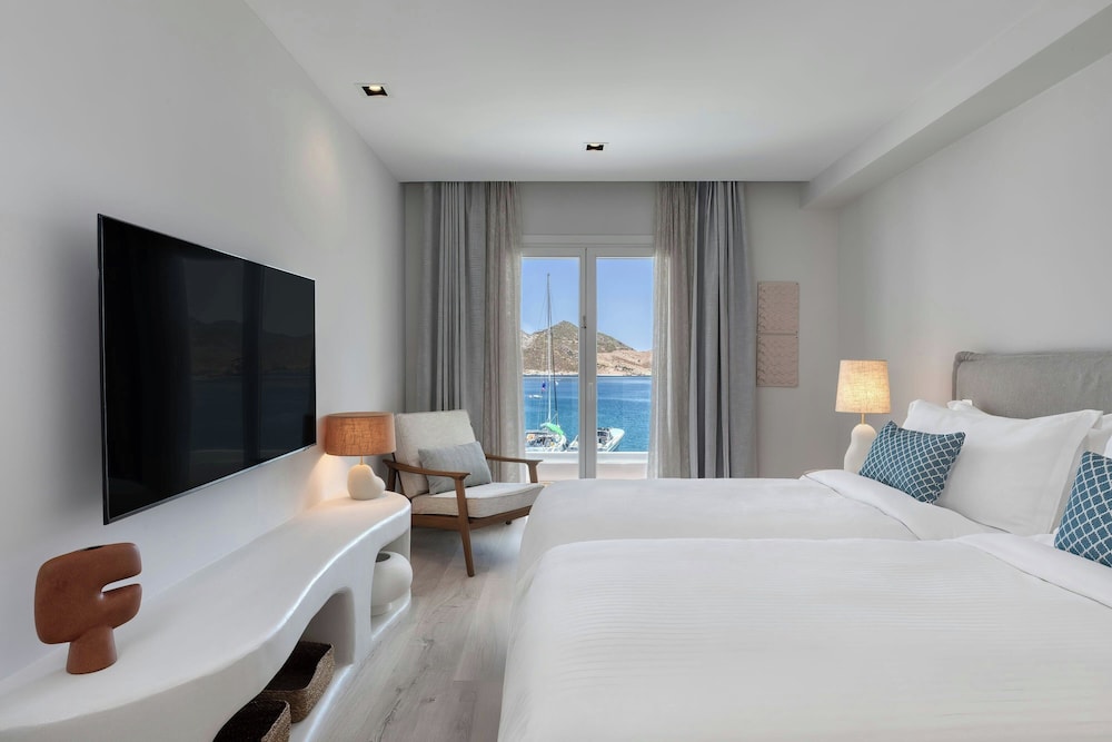 Patmos Aktis Suites And Spa 24/86