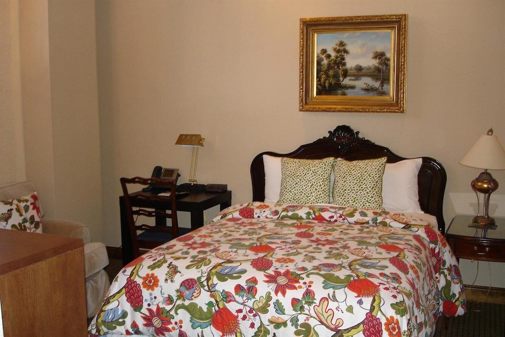 Ansonborough Inn 17/72