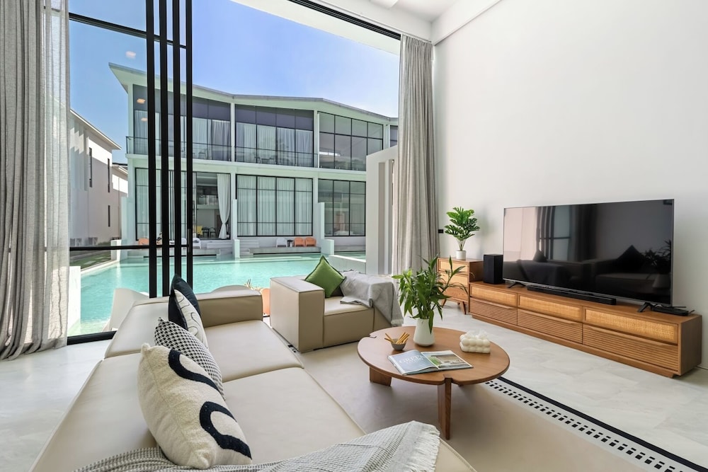 Zen Style Pool Access Townhouse 34/50